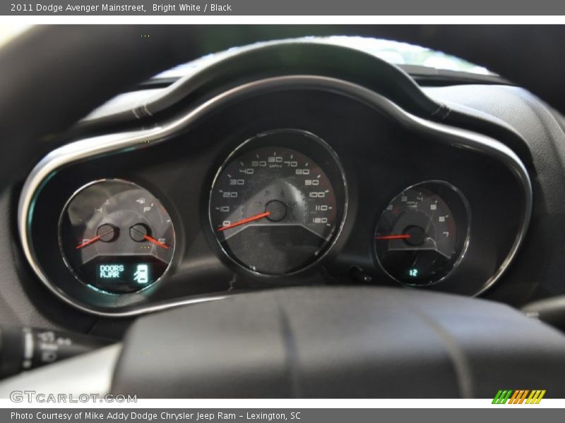 Bright White / Black 2011 Dodge Avenger Mainstreet