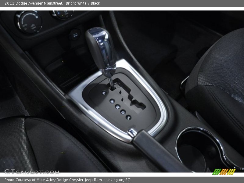 Bright White / Black 2011 Dodge Avenger Mainstreet