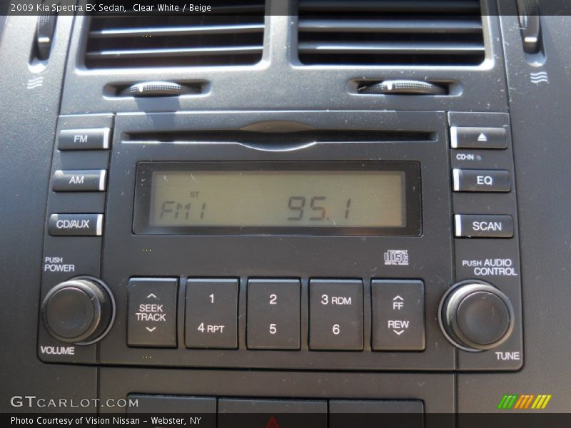 Clear White / Beige 2009 Kia Spectra EX Sedan