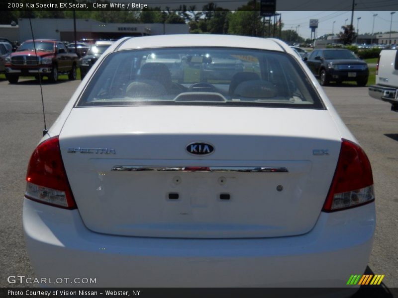 Clear White / Beige 2009 Kia Spectra EX Sedan