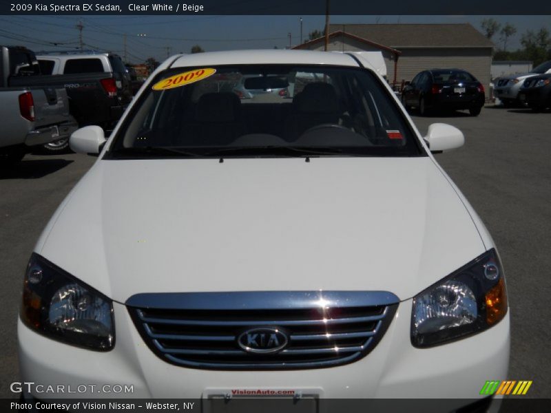 Clear White / Beige 2009 Kia Spectra EX Sedan