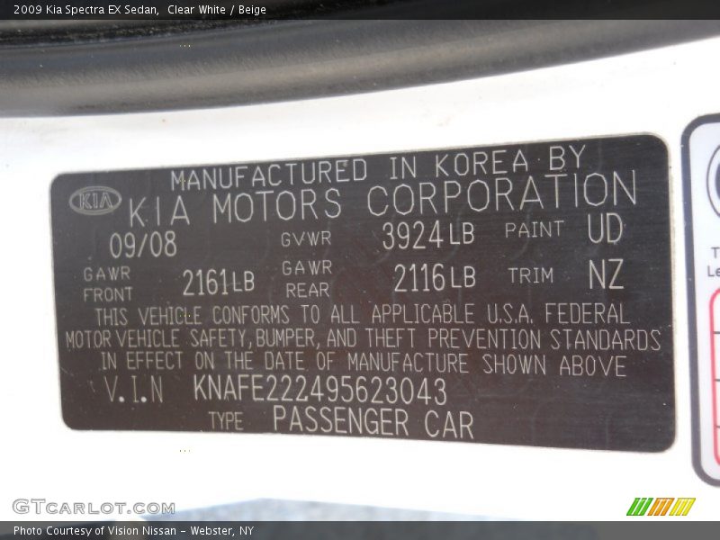 Clear White / Beige 2009 Kia Spectra EX Sedan