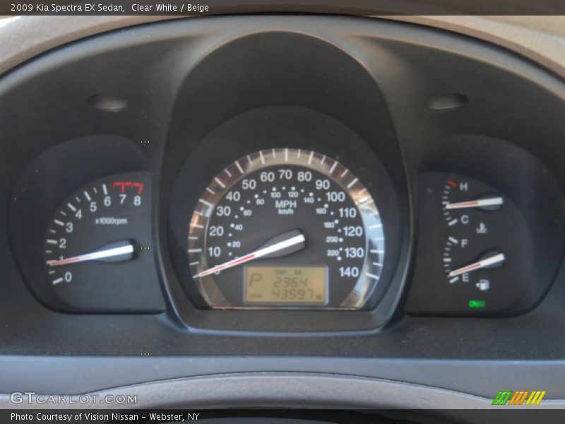 Clear White / Beige 2009 Kia Spectra EX Sedan