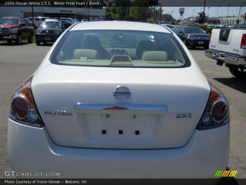 Winter Frost Pearl / Blond 2009 Nissan Altima 2.5 S