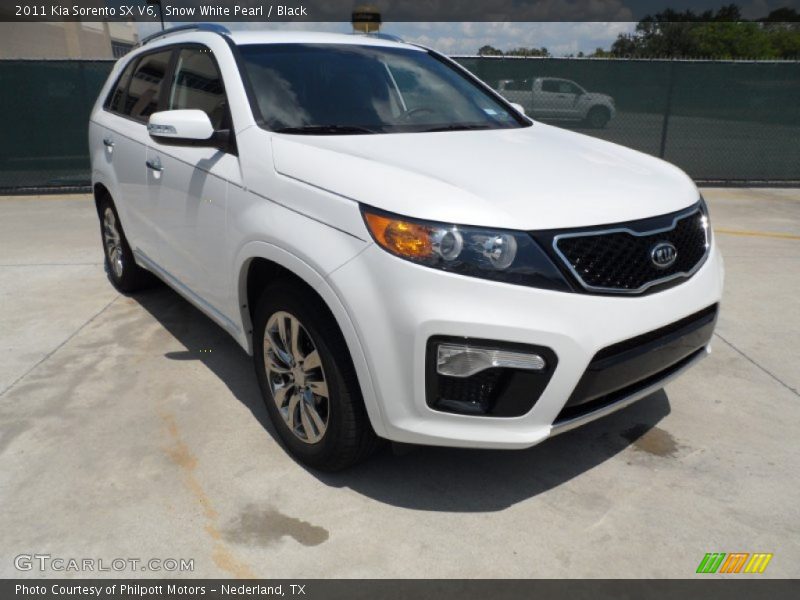 Front 3/4 View of 2011 Sorento SX V6