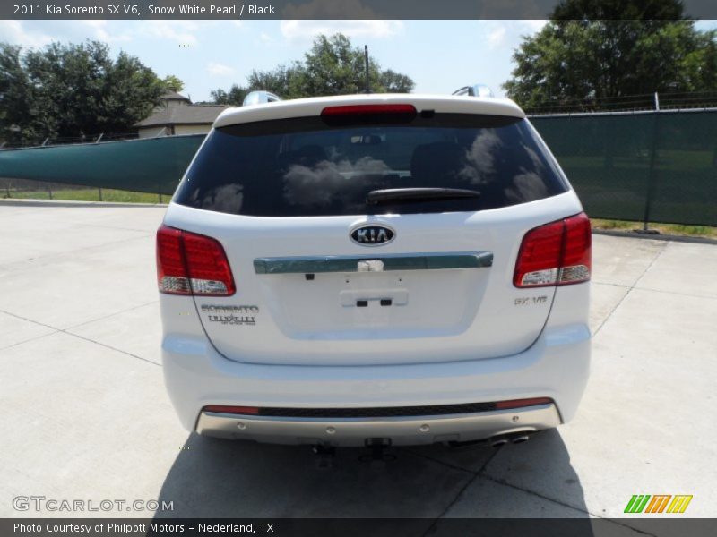 Snow White Pearl / Black 2011 Kia Sorento SX V6