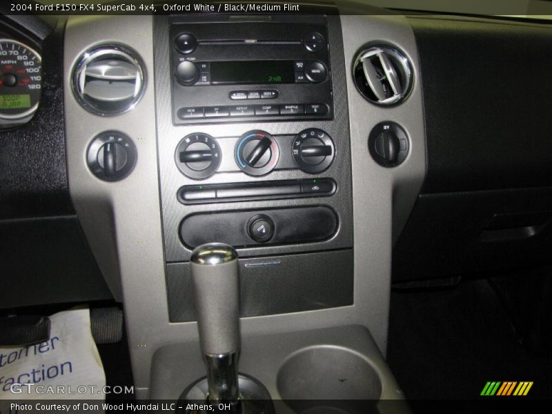 Oxford White / Black/Medium Flint 2004 Ford F150 FX4 SuperCab 4x4