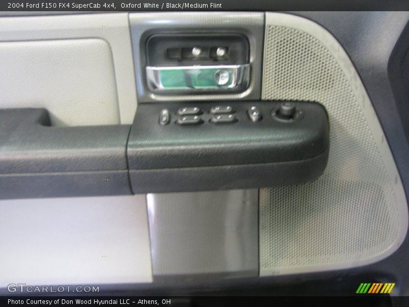 Oxford White / Black/Medium Flint 2004 Ford F150 FX4 SuperCab 4x4