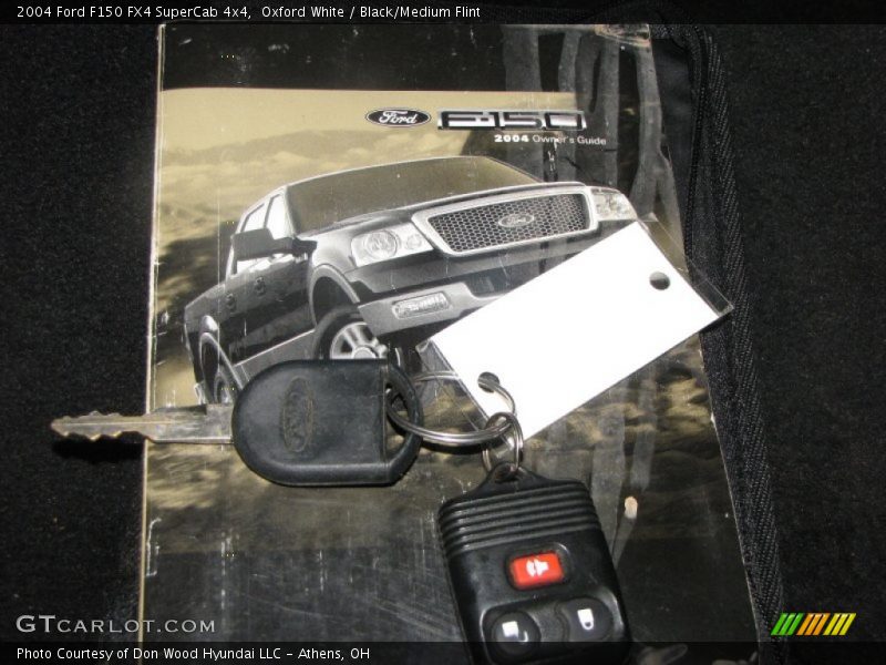 Oxford White / Black/Medium Flint 2004 Ford F150 FX4 SuperCab 4x4