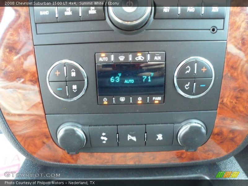 Controls of 2008 Suburban 1500 LT 4x4