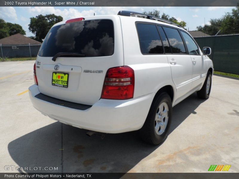 Super White / Charcoal 2002 Toyota Highlander I4