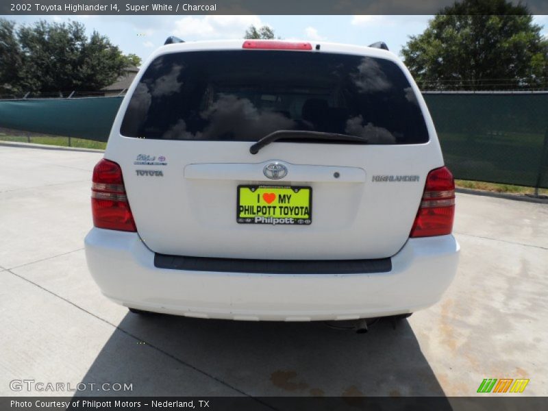 Super White / Charcoal 2002 Toyota Highlander I4