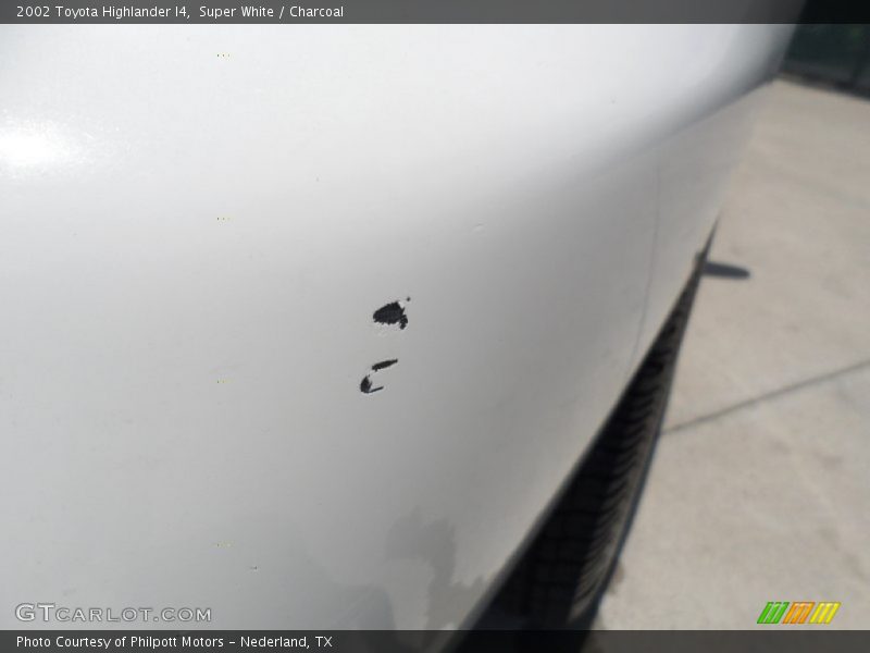 Super White / Charcoal 2002 Toyota Highlander I4