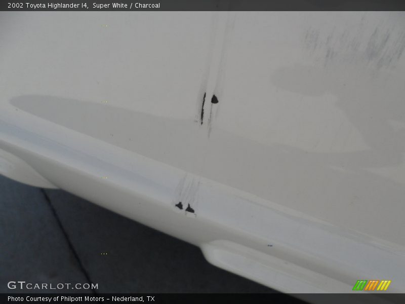 Super White / Charcoal 2002 Toyota Highlander I4
