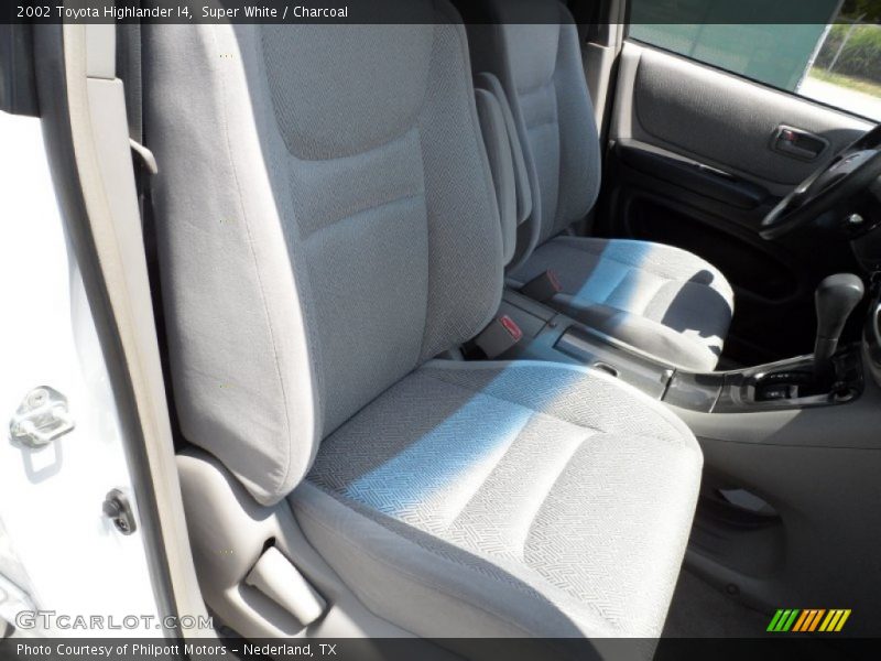 Super White / Charcoal 2002 Toyota Highlander I4