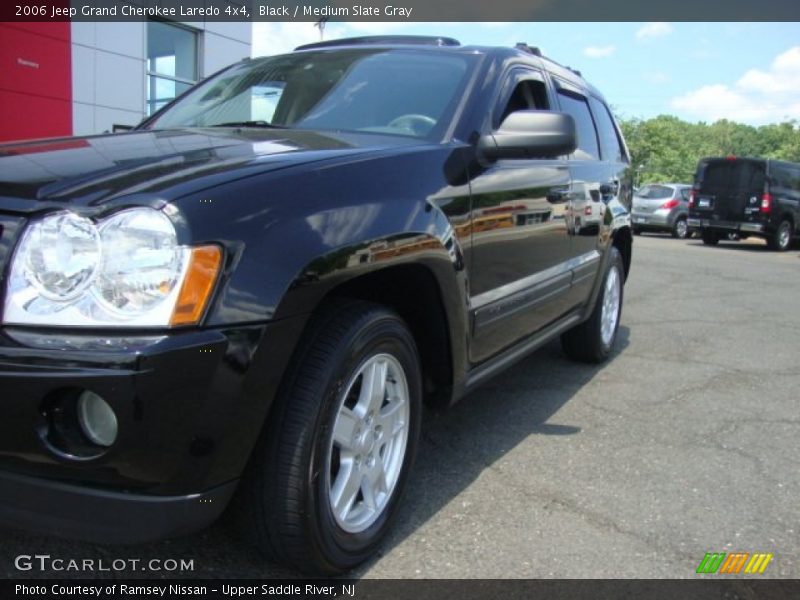 Black / Medium Slate Gray 2006 Jeep Grand Cherokee Laredo 4x4