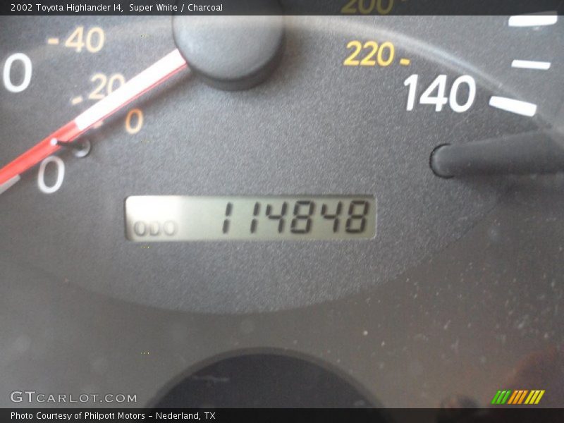 Super White / Charcoal 2002 Toyota Highlander I4
