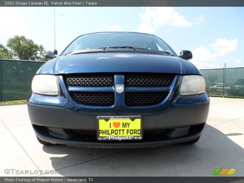 Patriot Blue Pearl / Taupe 2002 Dodge Caravan SE