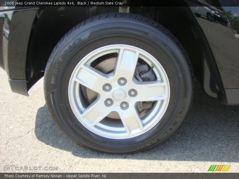 Black / Medium Slate Gray 2006 Jeep Grand Cherokee Laredo 4x4