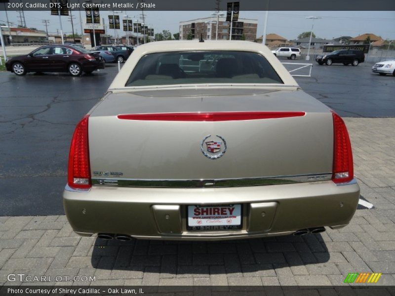 Light Cashmere Metallic / Shale 2006 Cadillac DTS