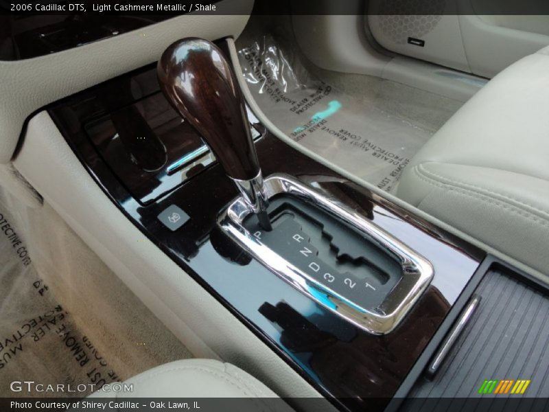 Light Cashmere Metallic / Shale 2006 Cadillac DTS