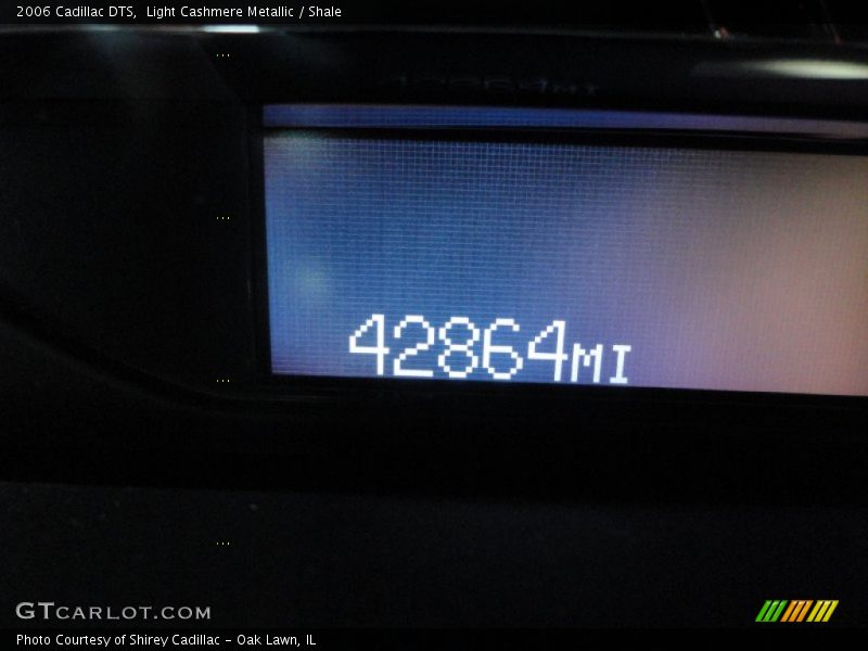 Light Cashmere Metallic / Shale 2006 Cadillac DTS