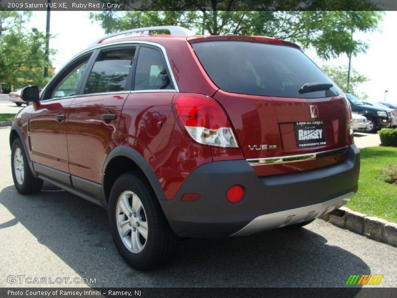 Ruby Red / Gray 2009 Saturn VUE XE