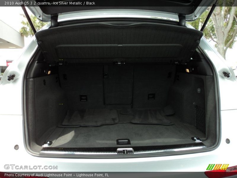  2010 Q5 3.2 quattro Trunk