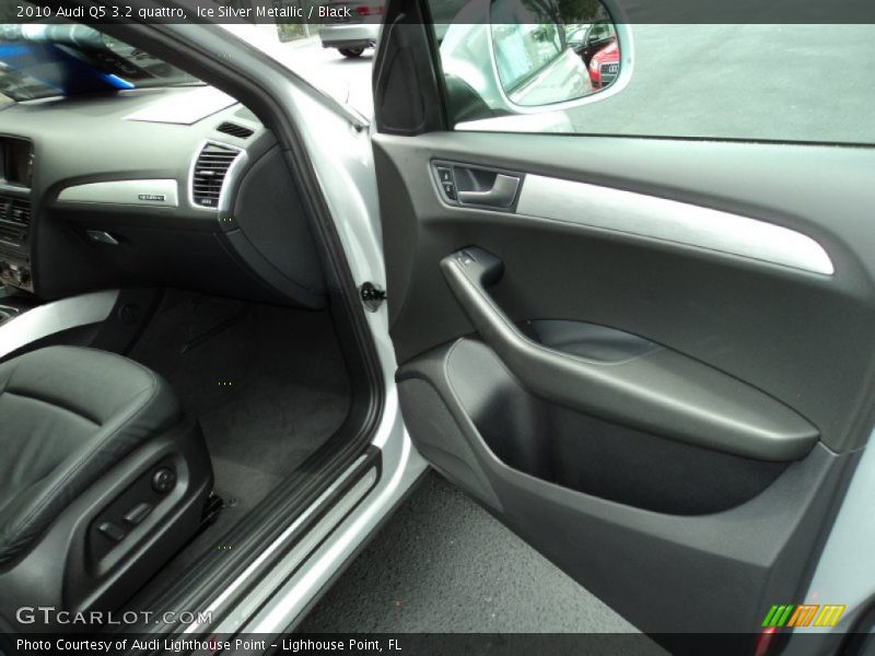 Door Panel of 2010 Q5 3.2 quattro