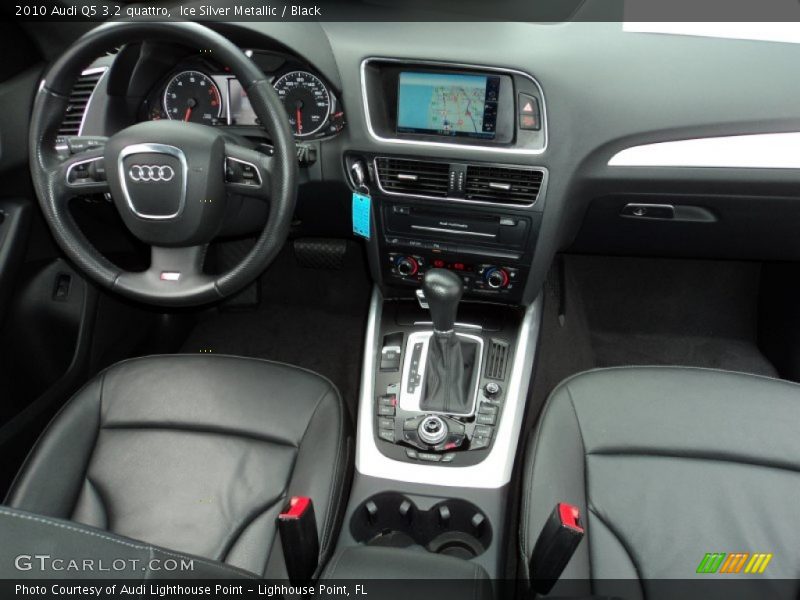 Dashboard of 2010 Q5 3.2 quattro