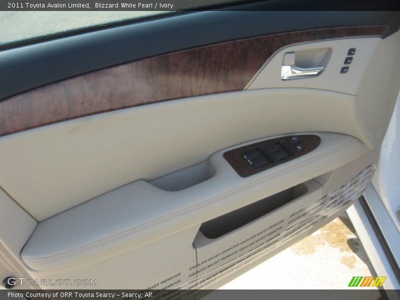 Blizzard White Pearl / Ivory 2011 Toyota Avalon Limited