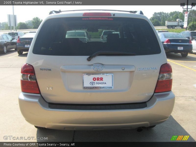 Sonora Gold Pearl / Ivory 2005 Toyota Highlander V6