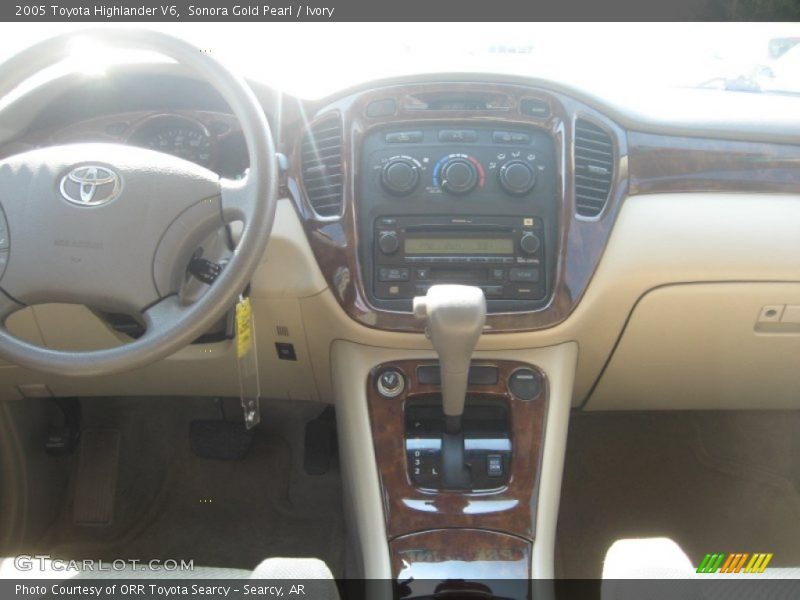 Sonora Gold Pearl / Ivory 2005 Toyota Highlander V6