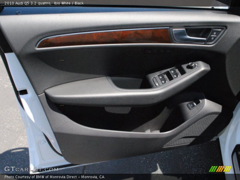 Ibis White / Black 2010 Audi Q5 3.2 quattro