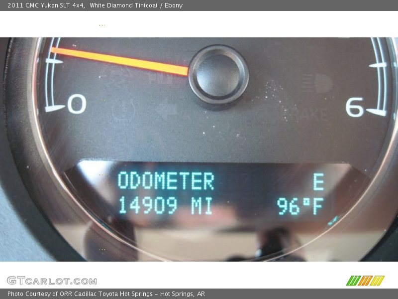 White Diamond Tintcoat / Ebony 2011 GMC Yukon SLT 4x4