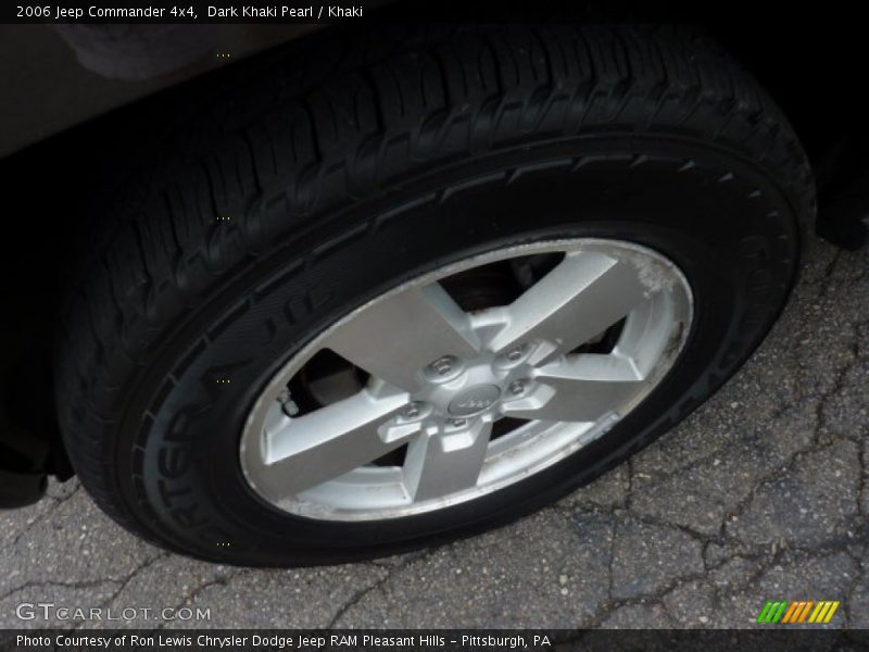 Dark Khaki Pearl / Khaki 2006 Jeep Commander 4x4