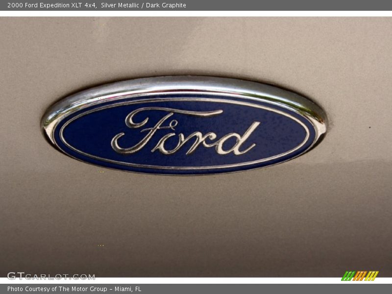 Silver Metallic / Dark Graphite 2000 Ford Expedition XLT 4x4