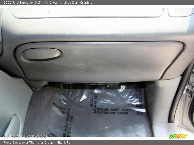 Silver Metallic / Dark Graphite 2000 Ford Expedition XLT 4x4