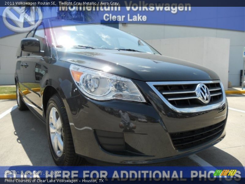 Twilight Gray Metallic / Aero Gray 2011 Volkswagen Routan SE