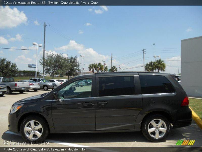 Twilight Gray Metallic / Aero Gray 2011 Volkswagen Routan SE
