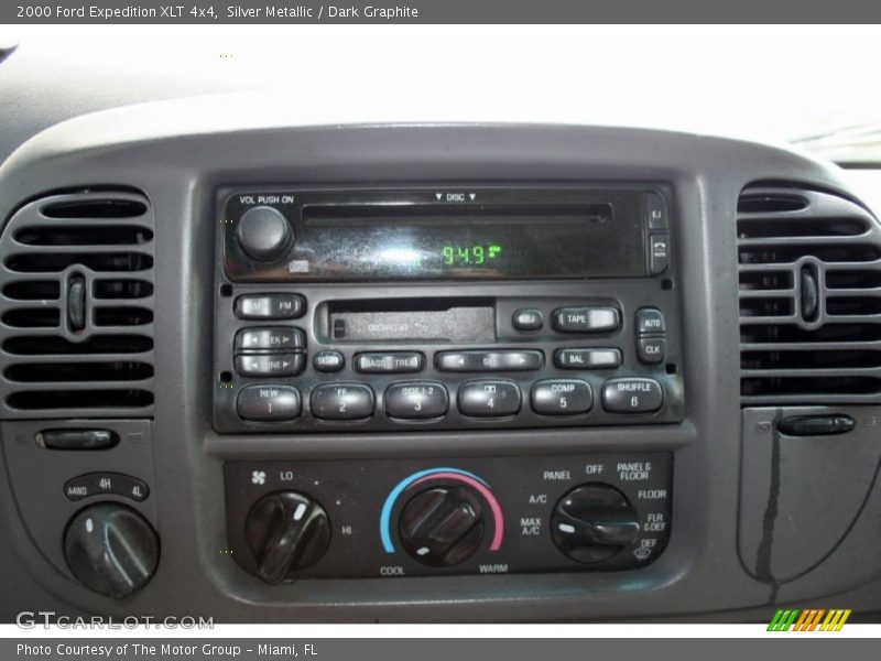 Silver Metallic / Dark Graphite 2000 Ford Expedition XLT 4x4