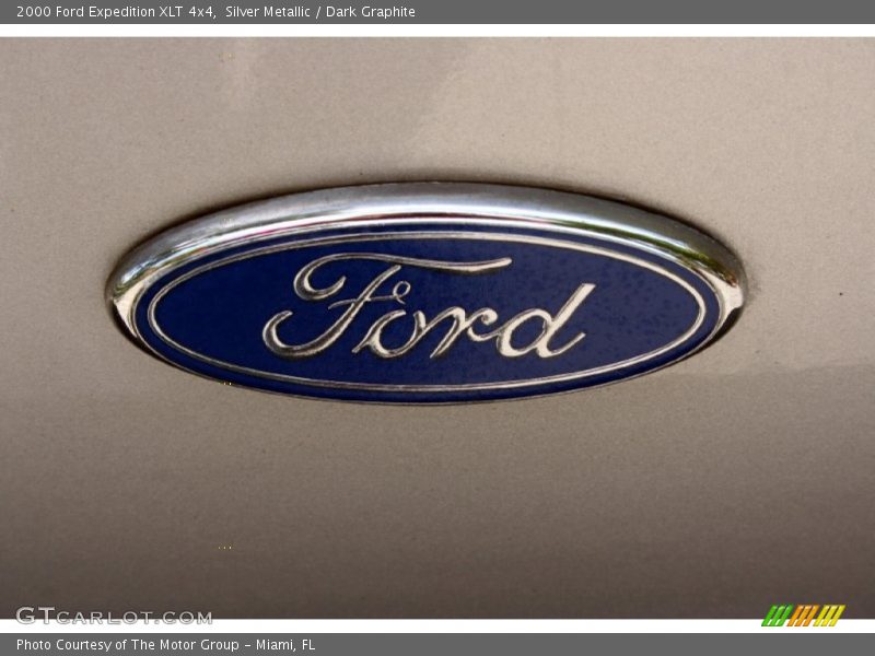Silver Metallic / Dark Graphite 2000 Ford Expedition XLT 4x4