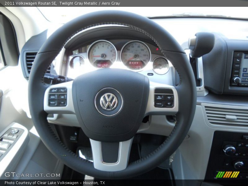 Twilight Gray Metallic / Aero Gray 2011 Volkswagen Routan SE