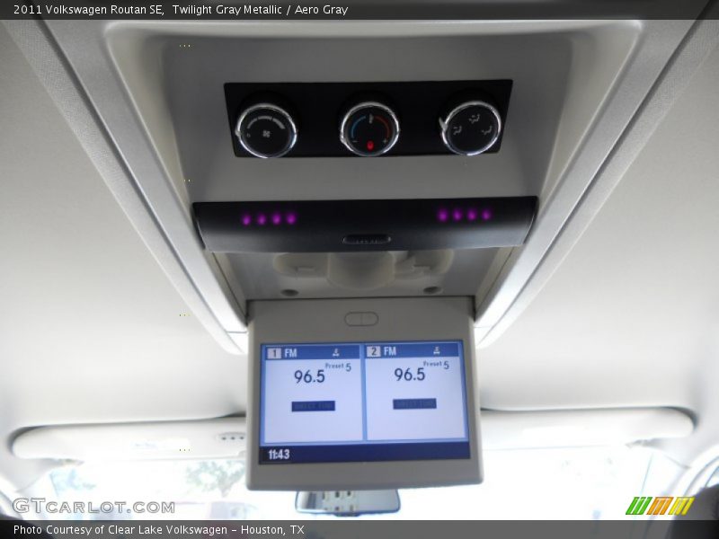 Twilight Gray Metallic / Aero Gray 2011 Volkswagen Routan SE