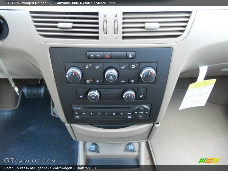 Tanzanite Blue Metallic / Sierra Stone 2011 Volkswagen Routan SE