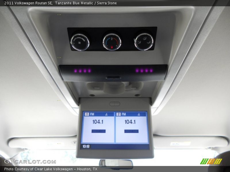 Tanzanite Blue Metallic / Sierra Stone 2011 Volkswagen Routan SE