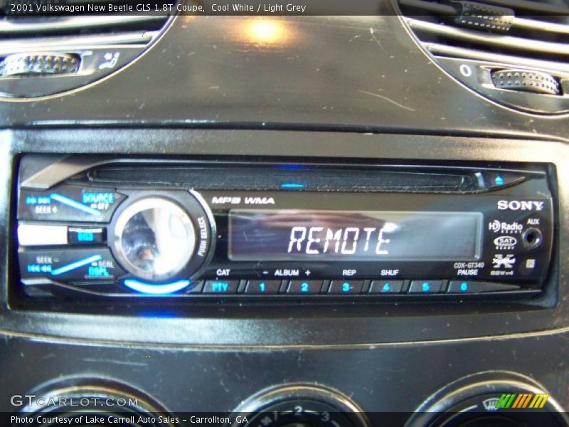 Cool White / Light Grey 2001 Volkswagen New Beetle GLS 1.8T Coupe