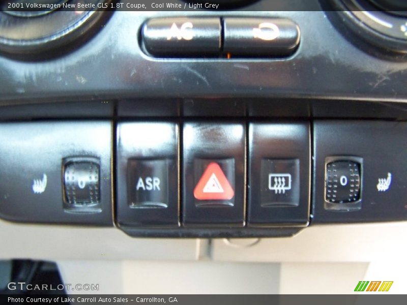 Cool White / Light Grey 2001 Volkswagen New Beetle GLS 1.8T Coupe