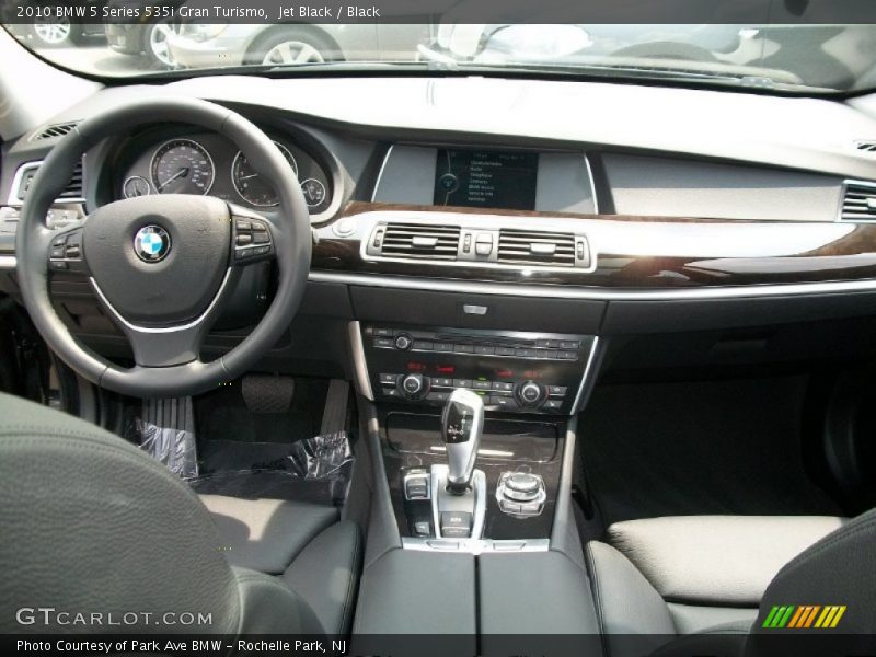 Jet Black / Black 2010 BMW 5 Series 535i Gran Turismo