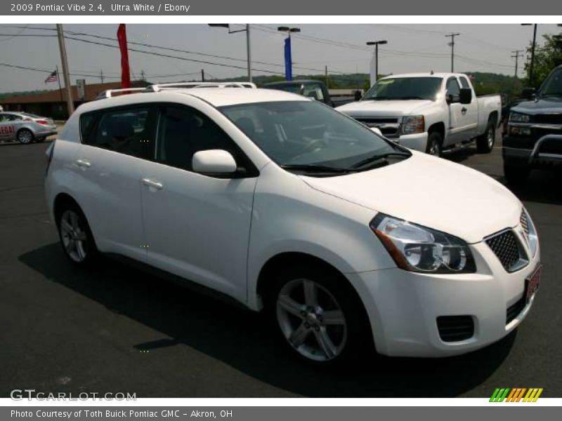 Ultra White / Ebony 2009 Pontiac Vibe 2.4